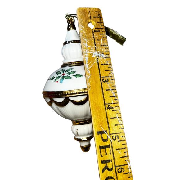 Lenox Retired 2013 Annual Holiday Spire christmas Ornament Holly Berries Ivory - Picture 6 of 6